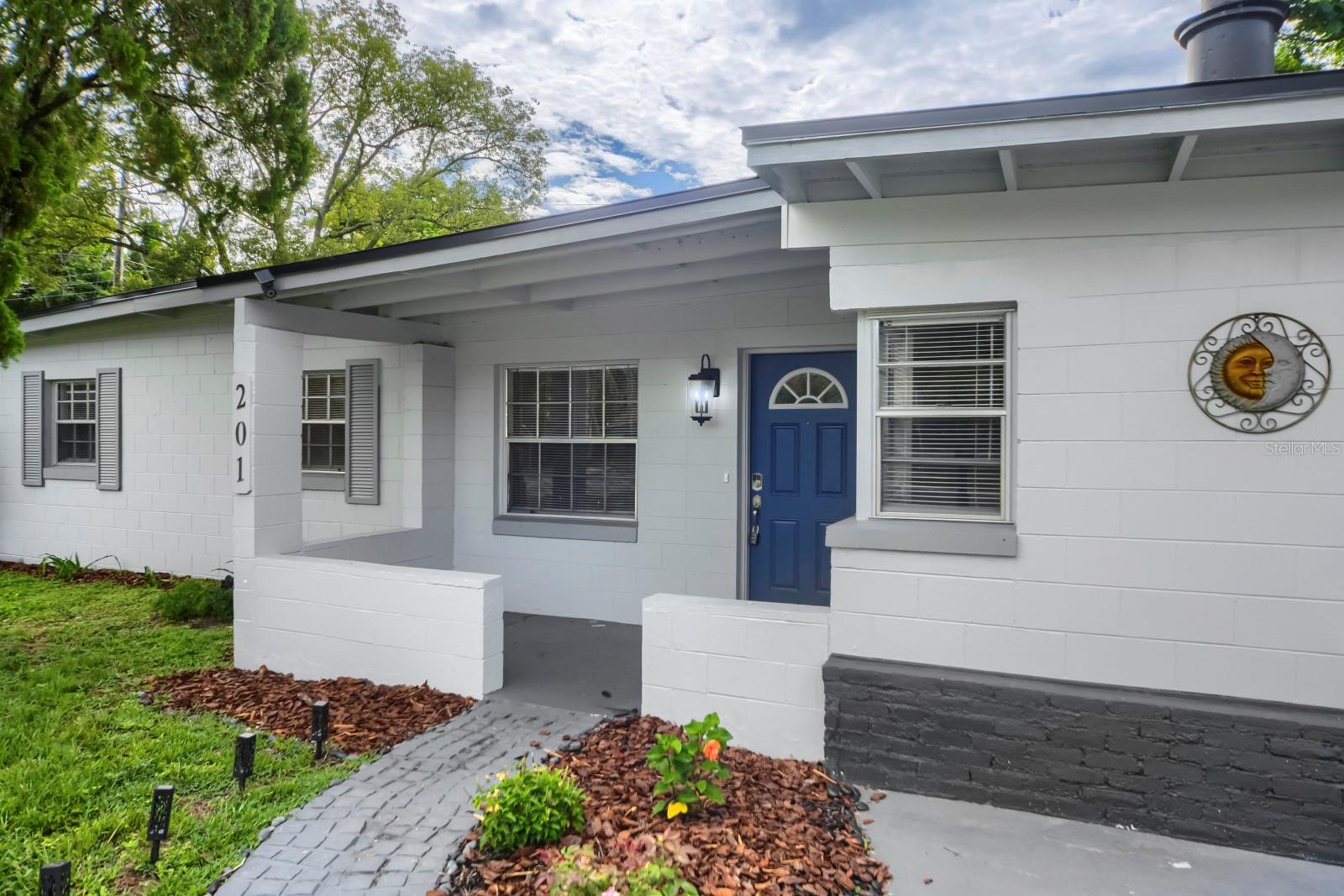 COUNTRY CLUB MANOR UNIT 3 - Residential