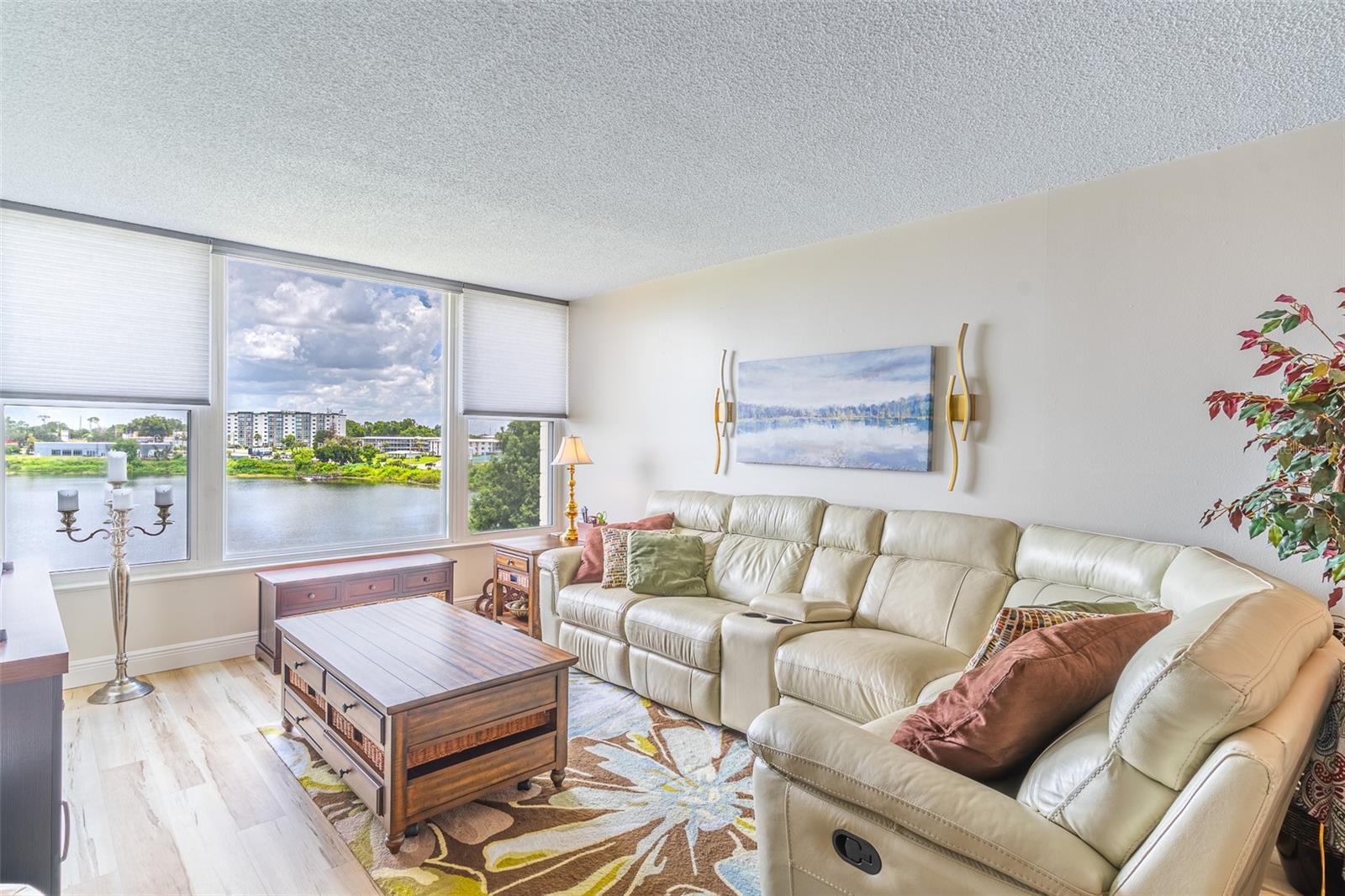 SPRING LAKE TOWERS - Residential