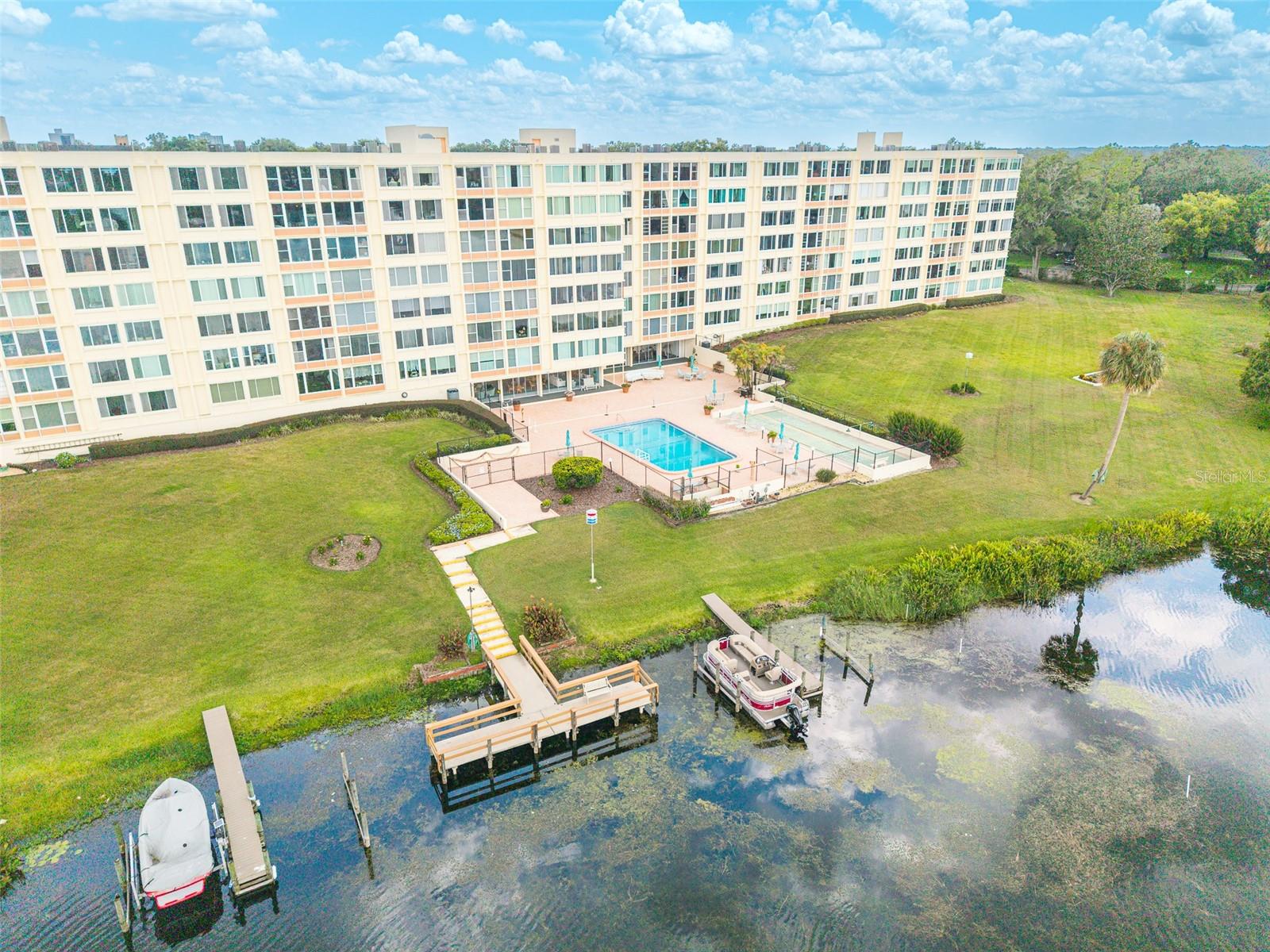 SPRING LAKE TOWERS - Residential