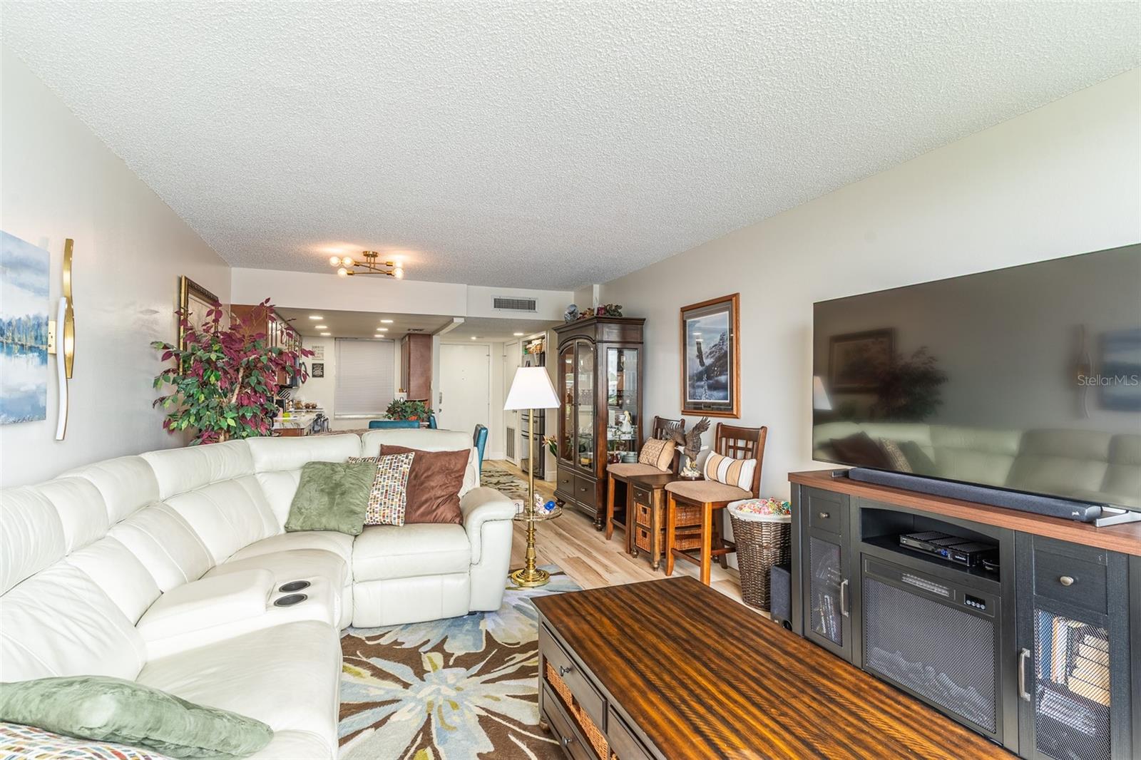 SPRING LAKE TOWERS - Residential