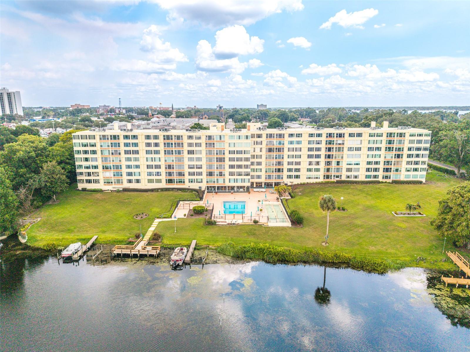 SPRING LAKE TOWERS - Residential