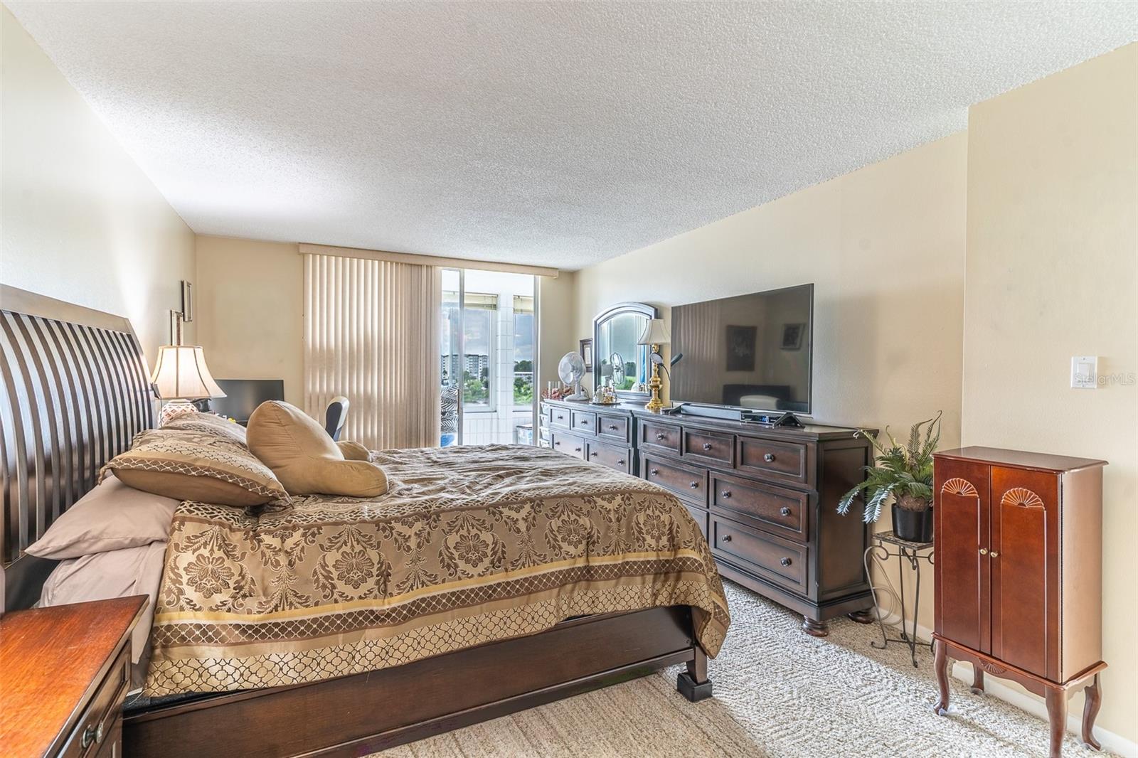 SPRING LAKE TOWERS - Residential