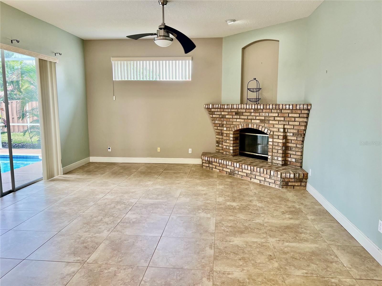 THE TRAILS PH II-A - Residential Lease