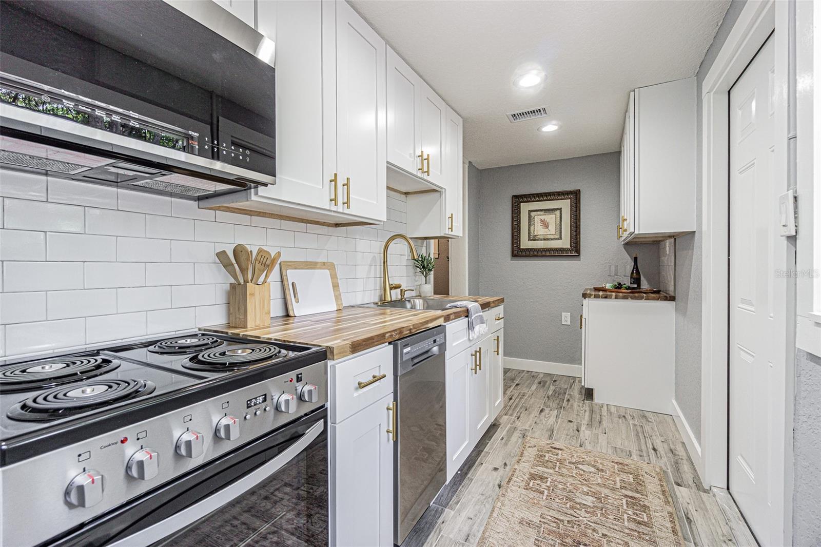 SULPHUR SPGS ADD - Residential