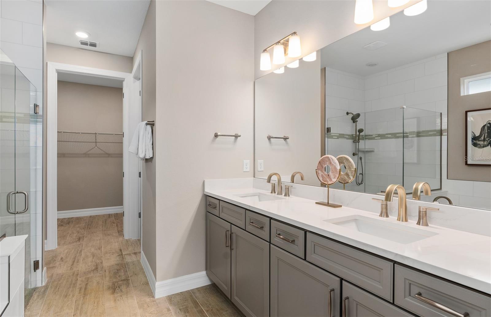 DEL WEBB TWIN LAKES - Residential