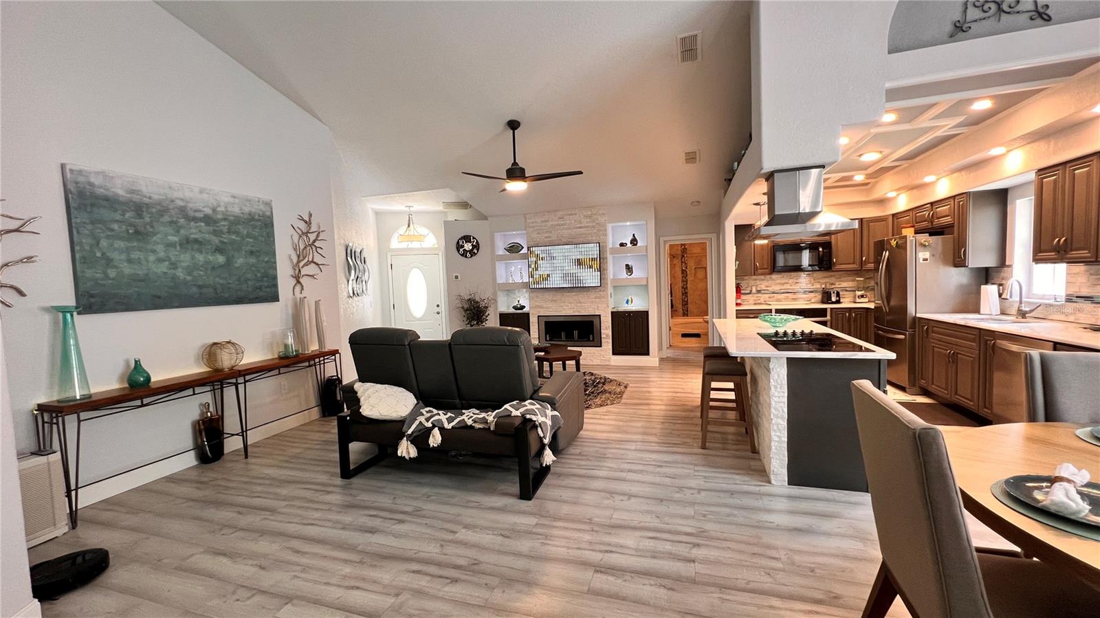 SILVERTHORN PH 2B - Residential Lease