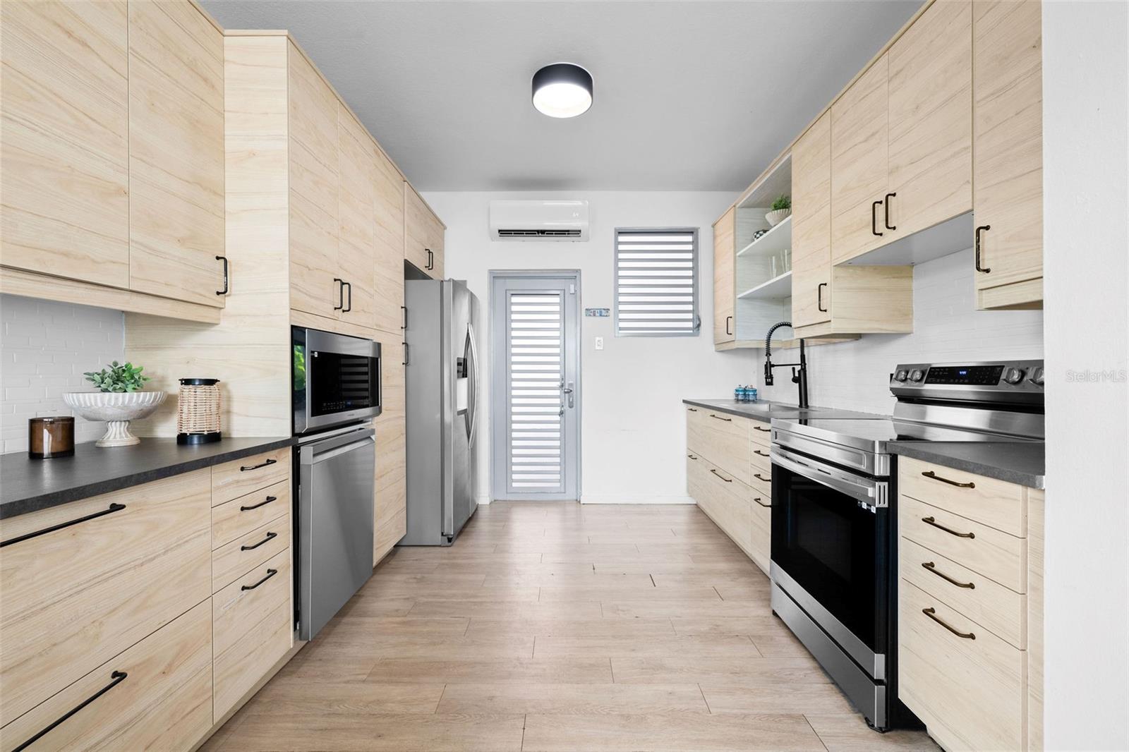 URB. VILLAMAR - Residential