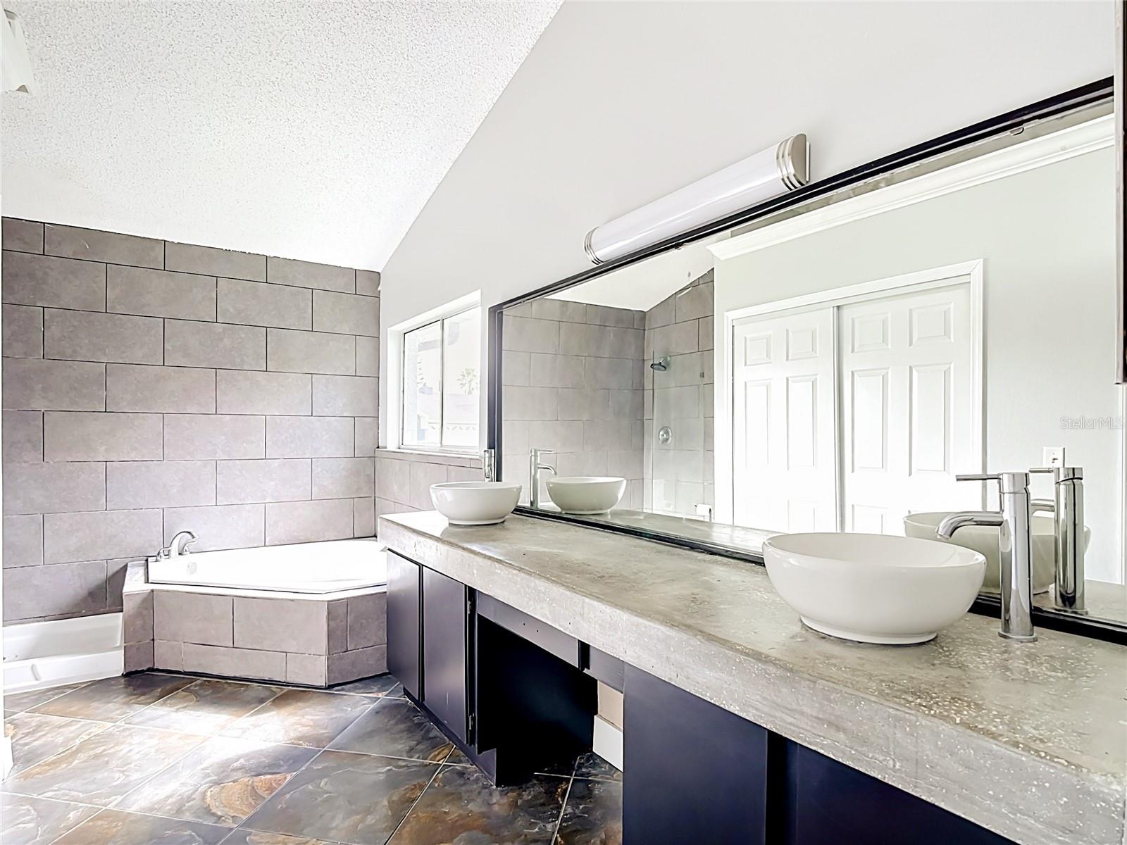 HUNTERS CREEK TR 240 PH 03 - Residential