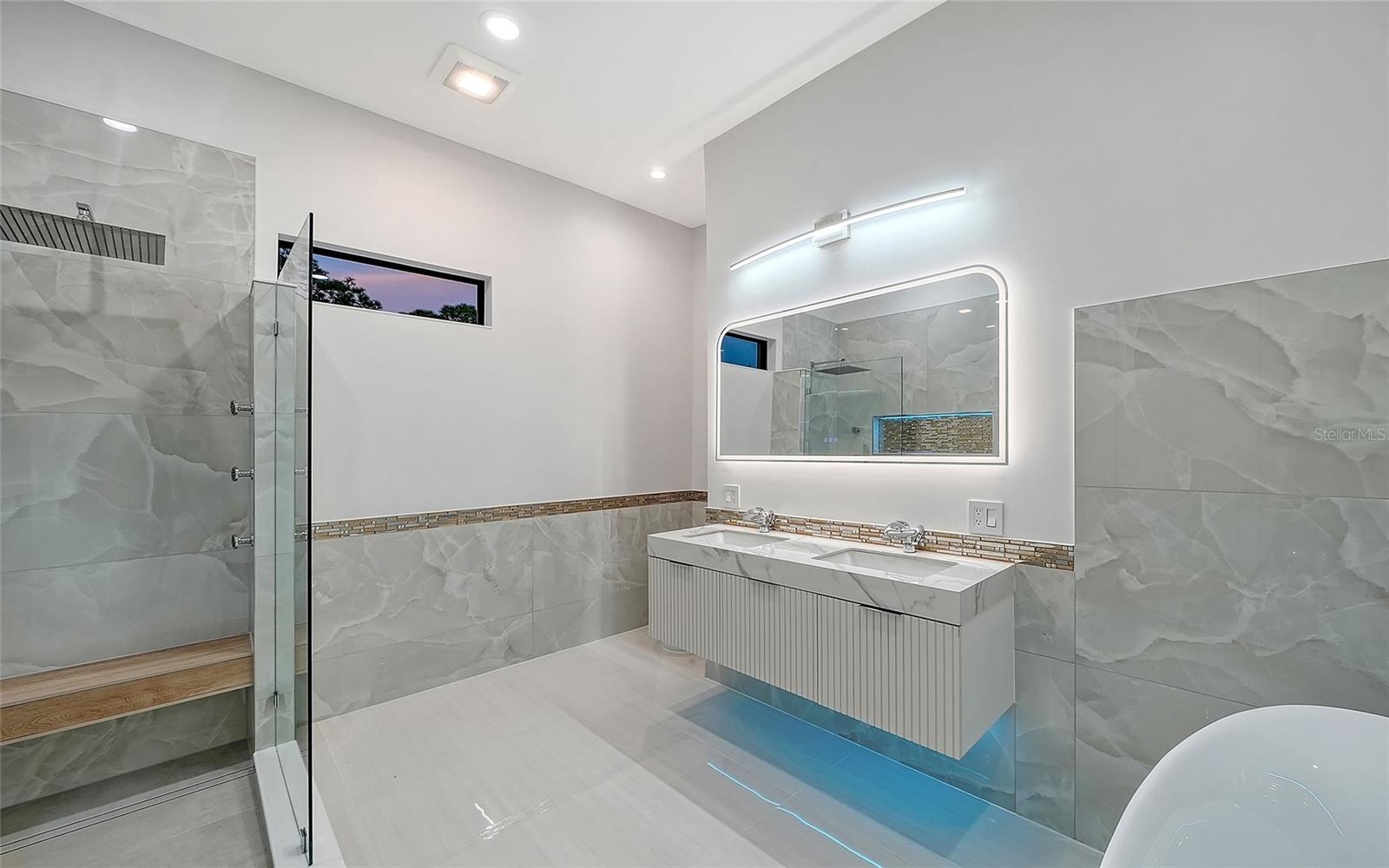 ALTA VISTA - Residential
