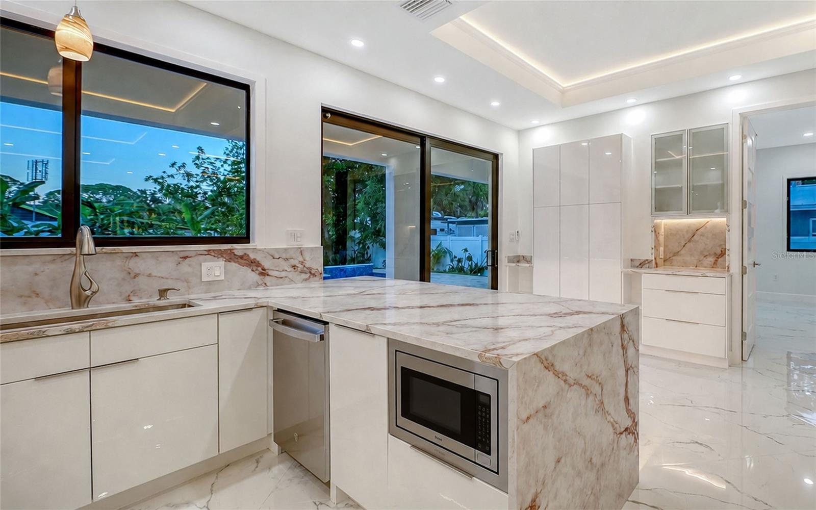 ALTA VISTA - Residential