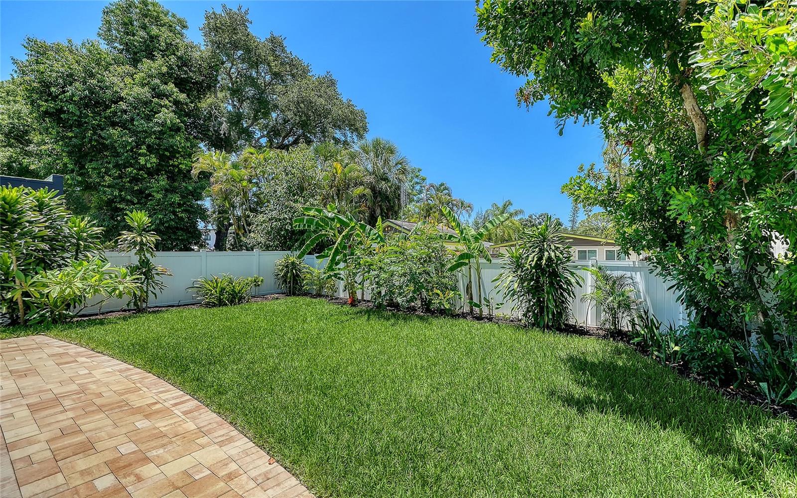 ALTA VISTA - Residential