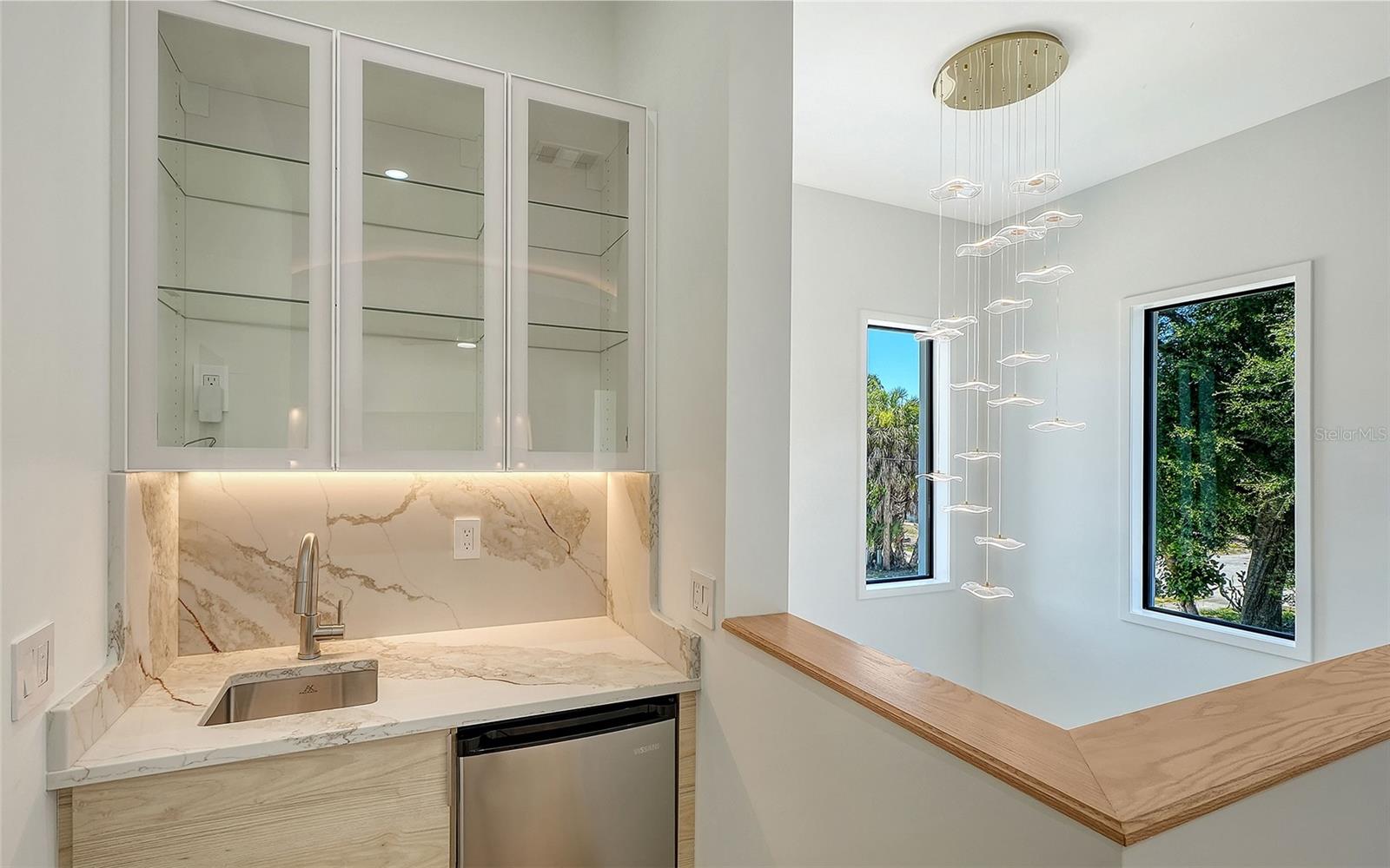 ALTA VISTA - Residential