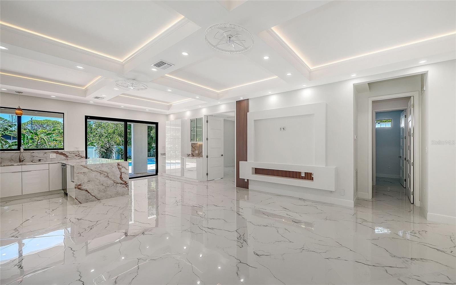 ALTA VISTA - Residential