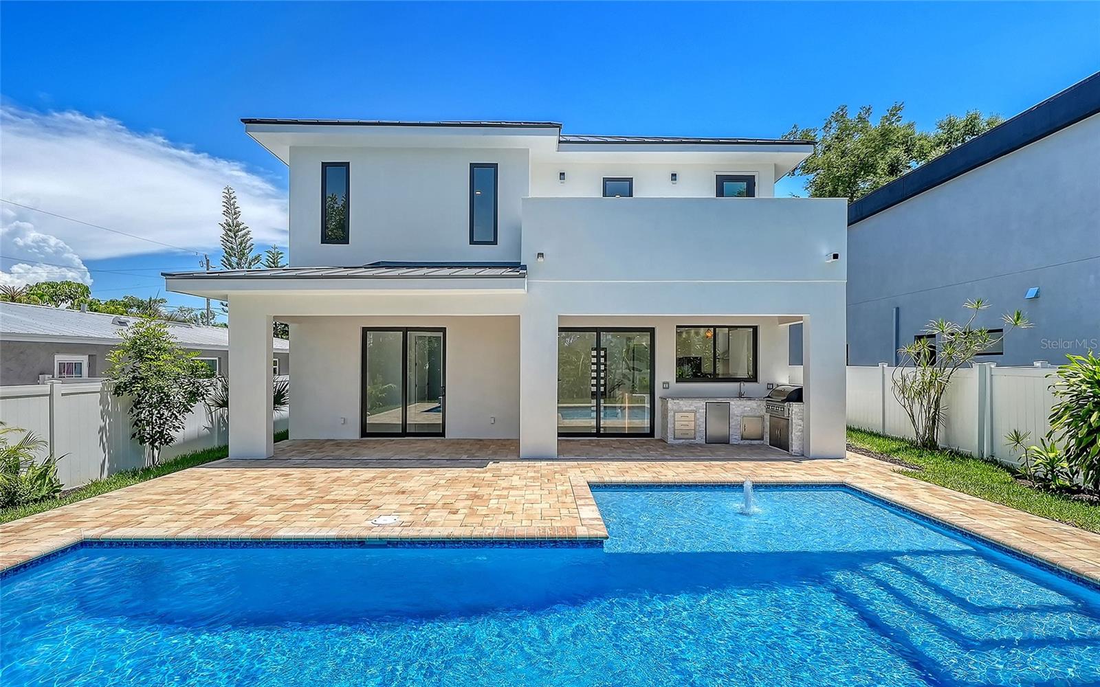 ALTA VISTA - Residential