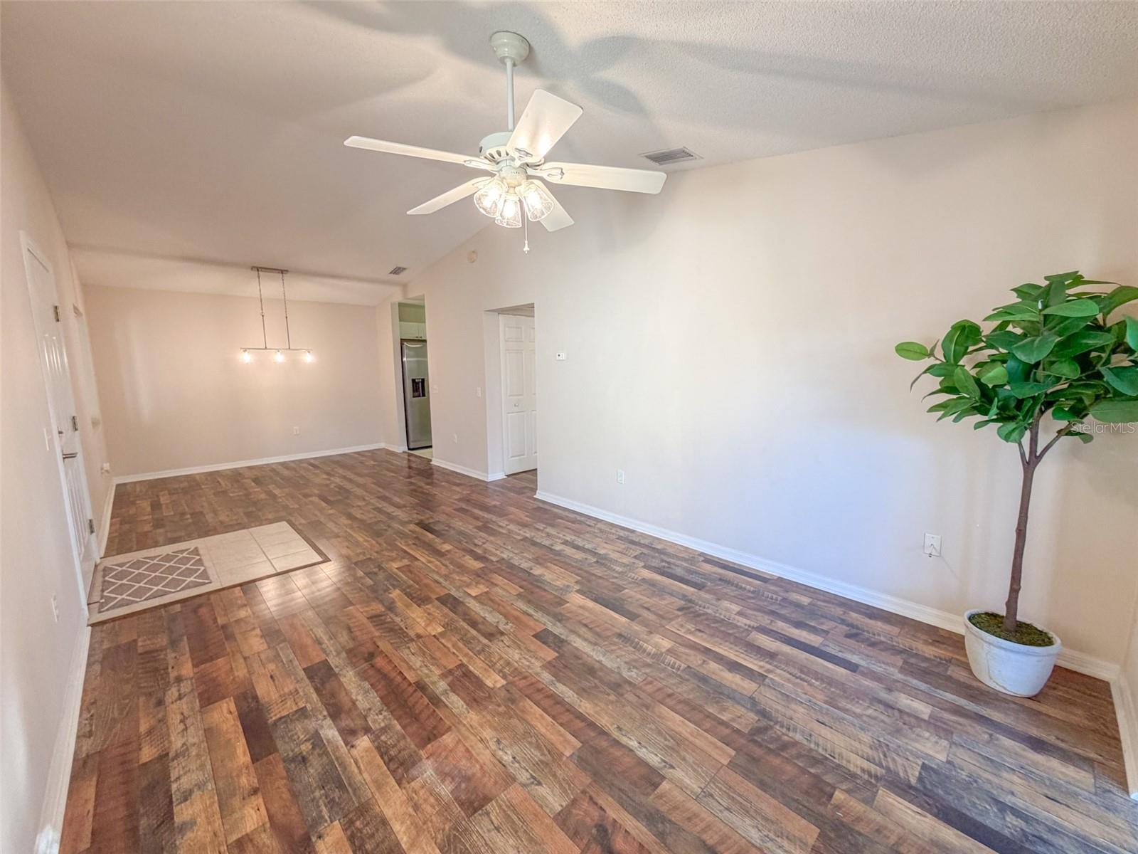PARK LAKE - Residential Lease