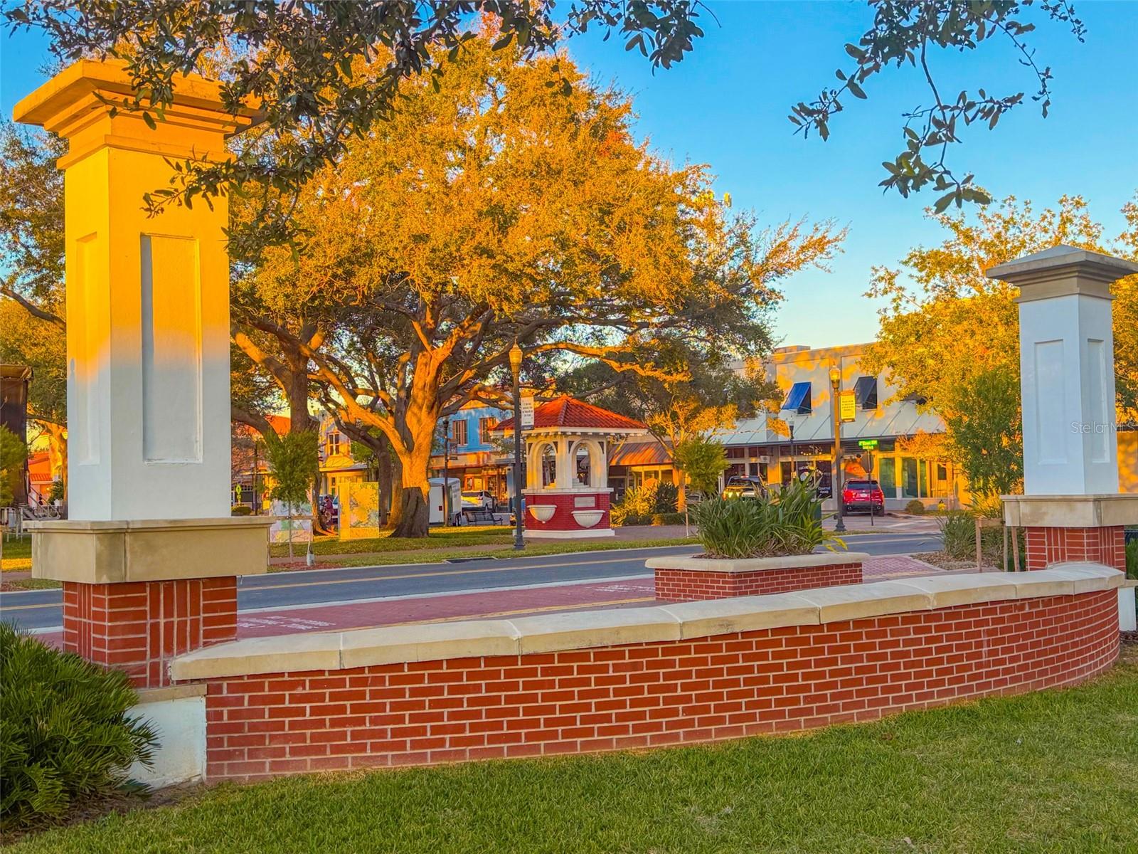 PARK LAKE - Residential Lease