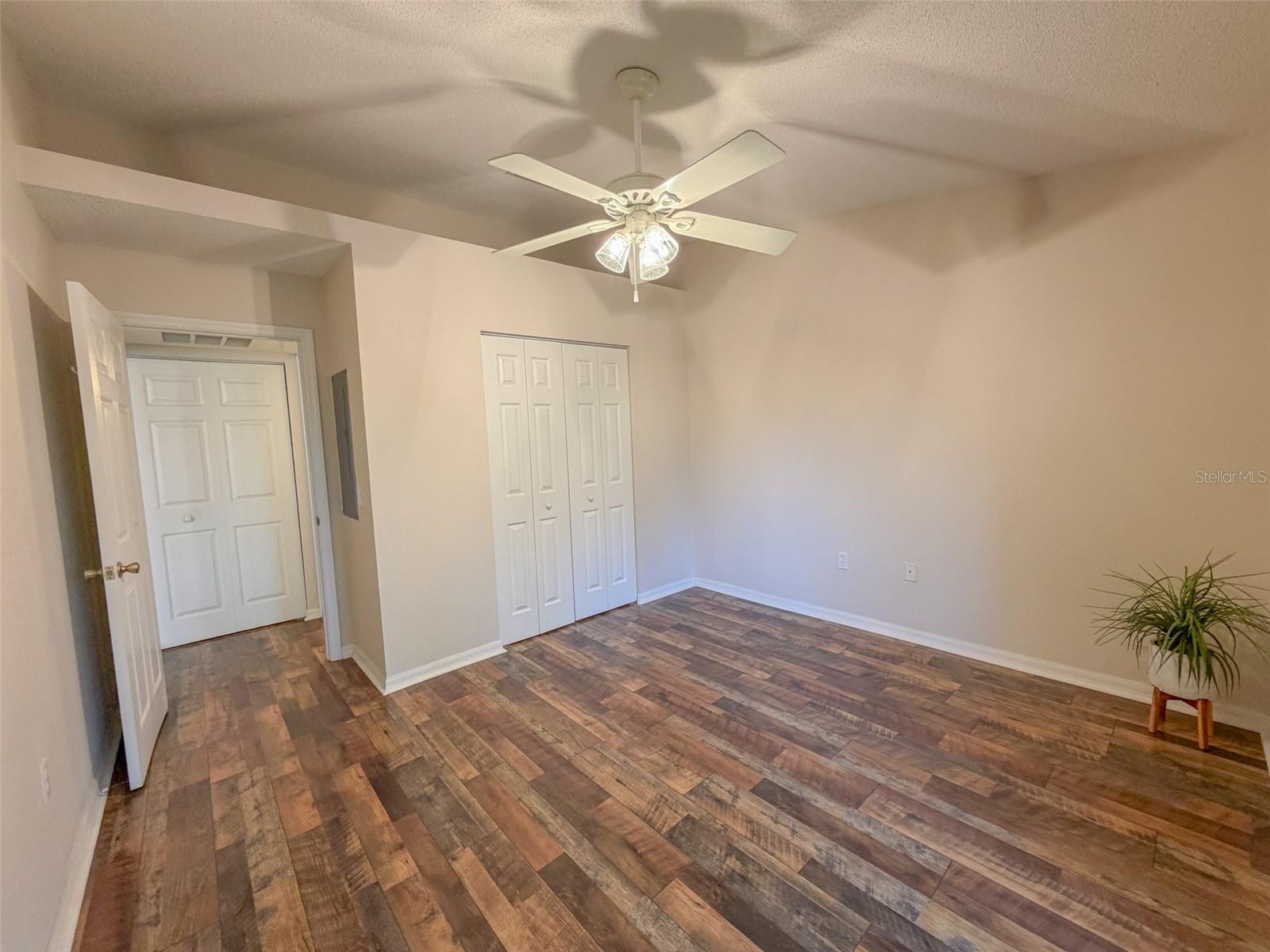PARK LAKE - Residential Lease