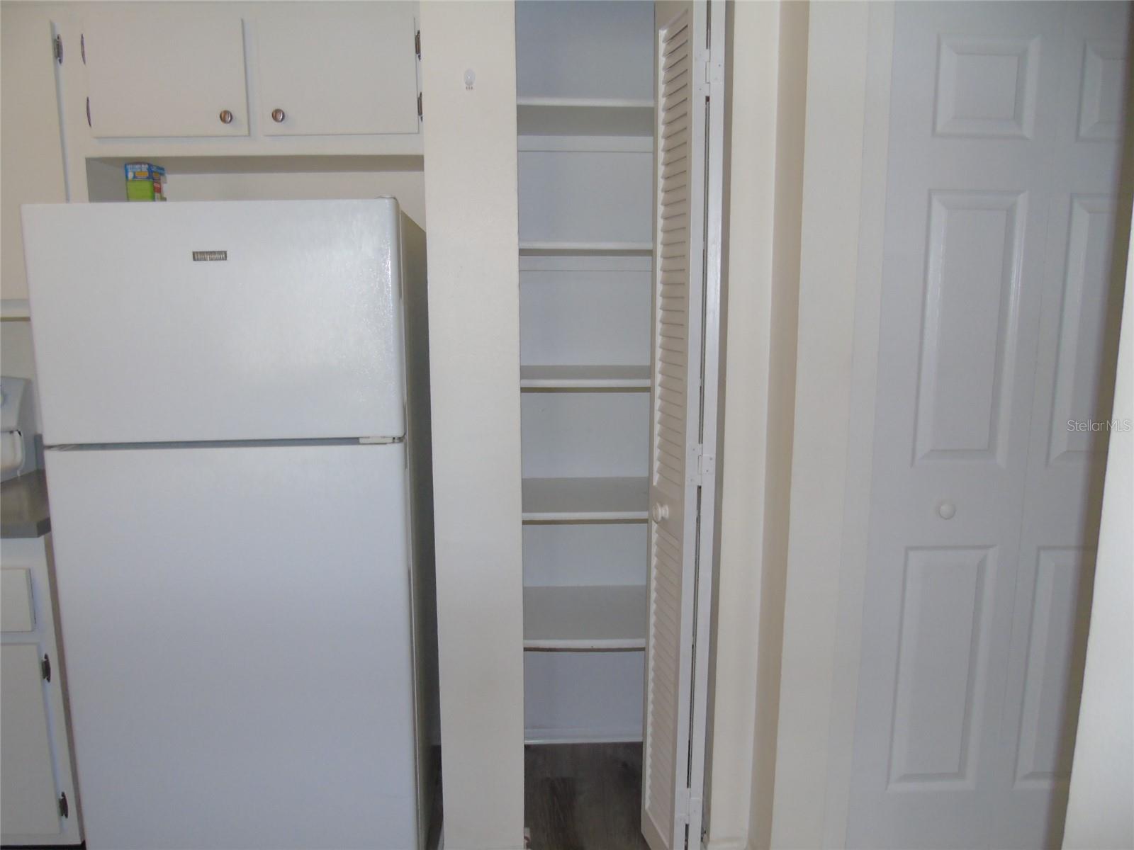 SUNSHINE VILLAS BLDG B - Residential Lease