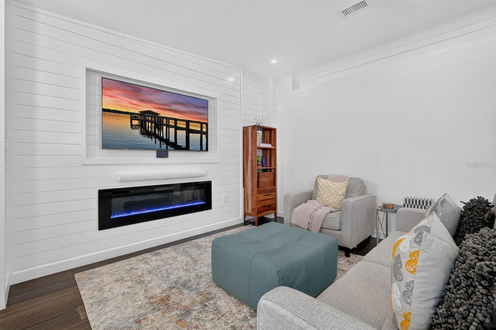 FRANCES TERRACE - Residential