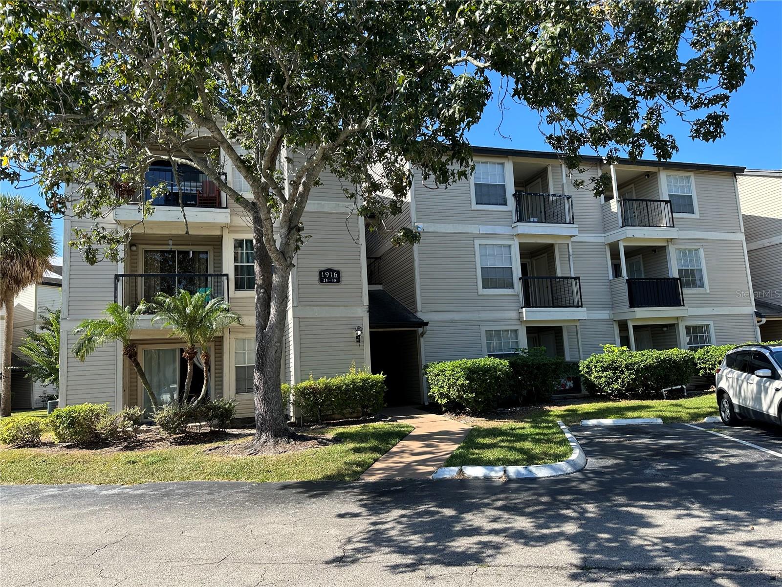 PLAZA/MILLENIUM - Residential Lease
