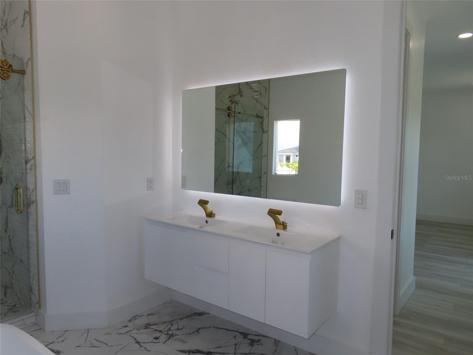 HEMINGWAY ESTATES - Residential