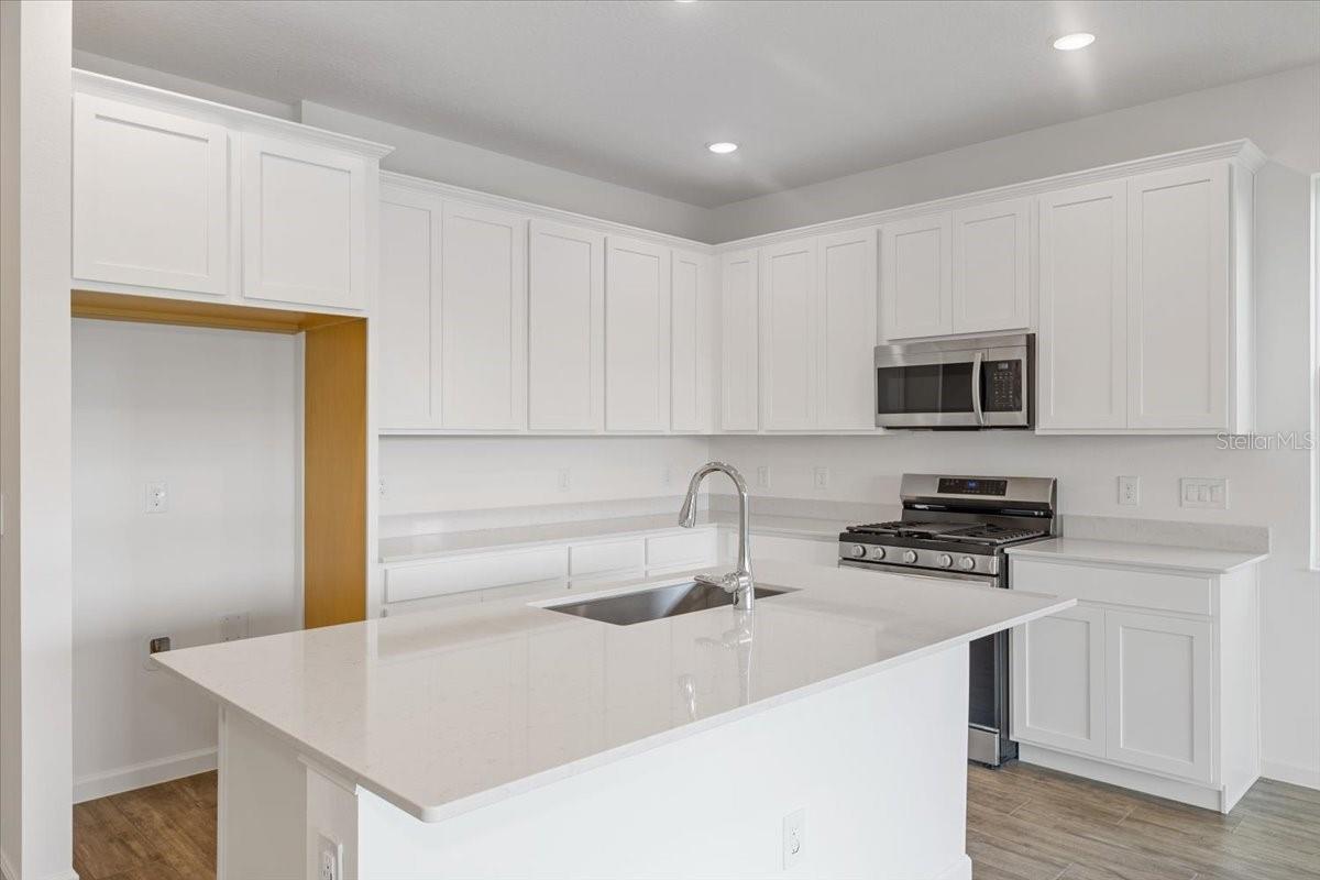 SUMMERBROOKE - Residential