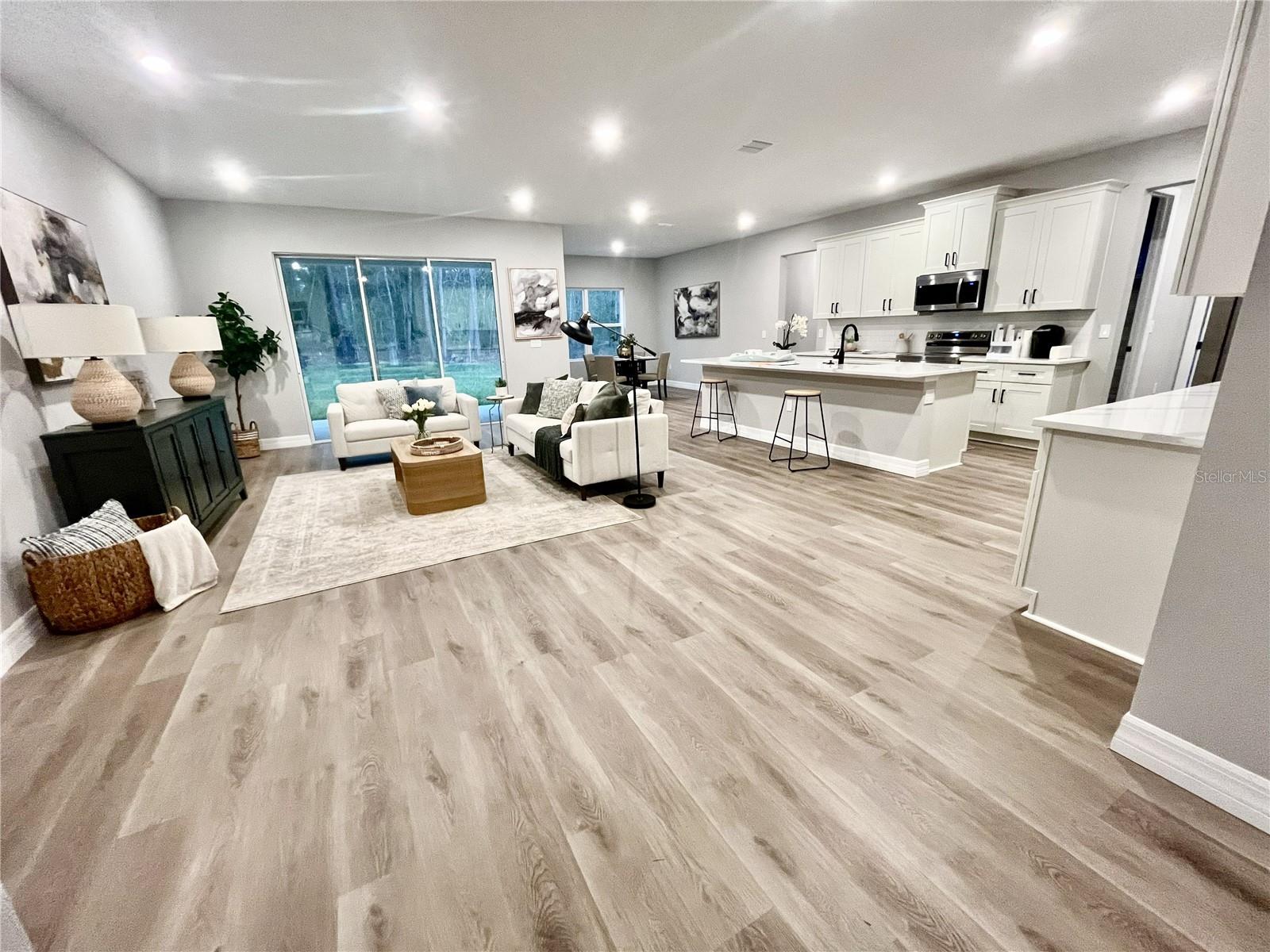 ROYAL HIGHLANDS - Residential