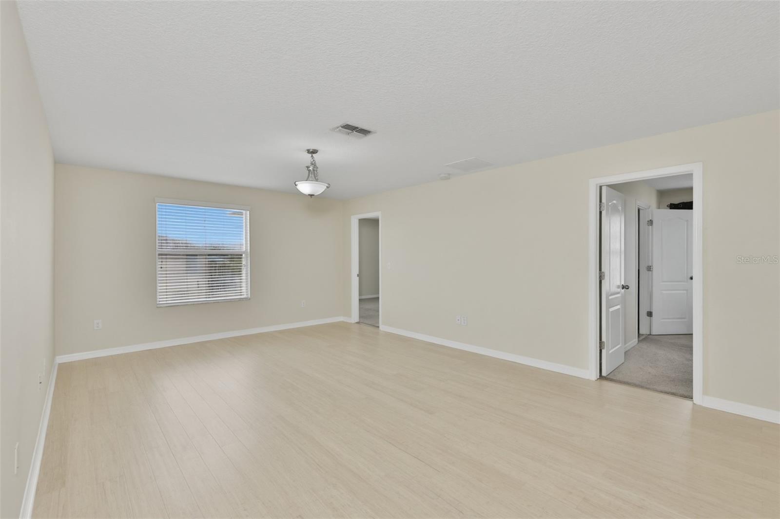 AYERSWORTH GLEN - Residential