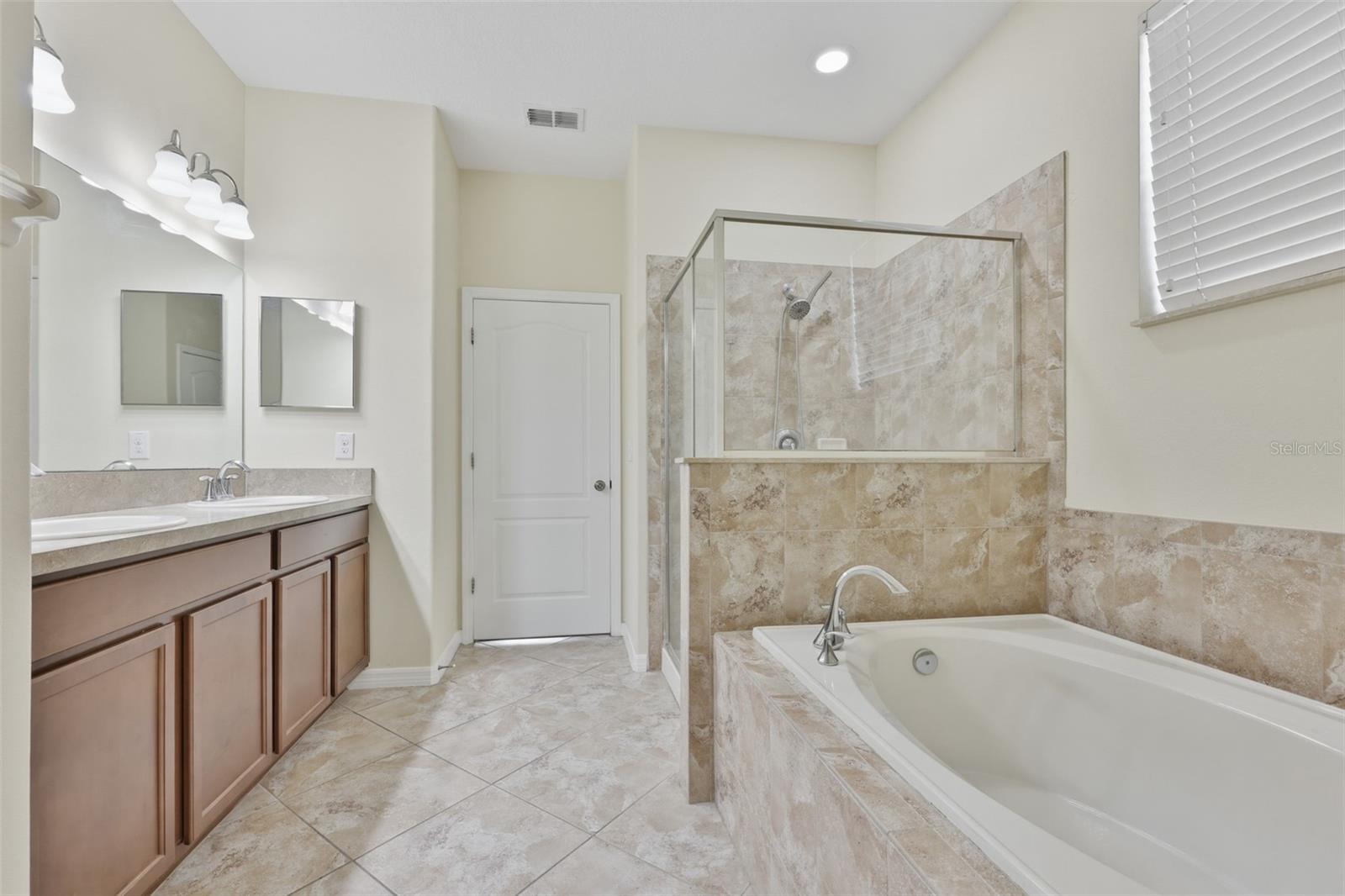 AYERSWORTH GLEN - Residential