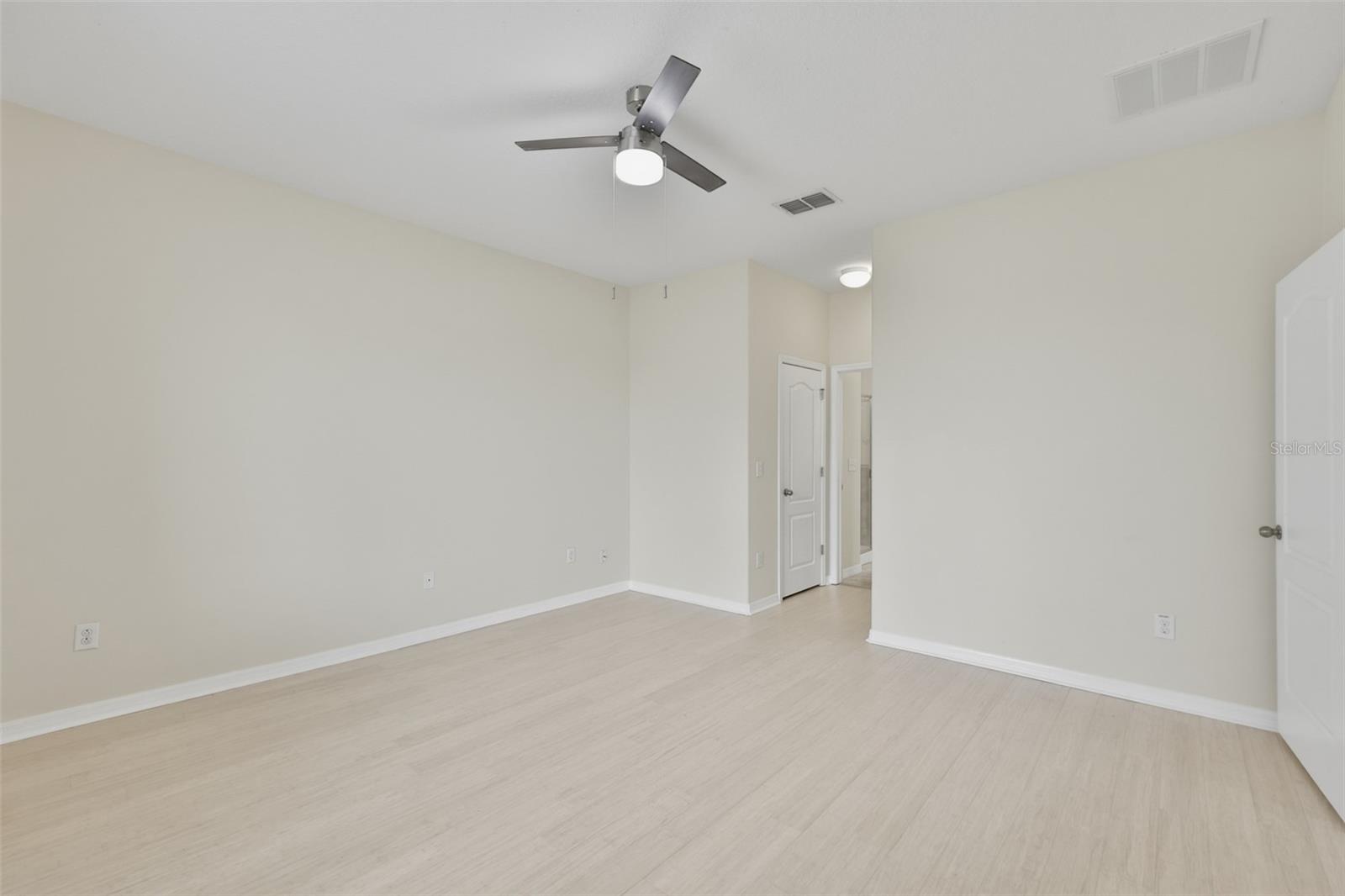 AYERSWORTH GLEN - Residential