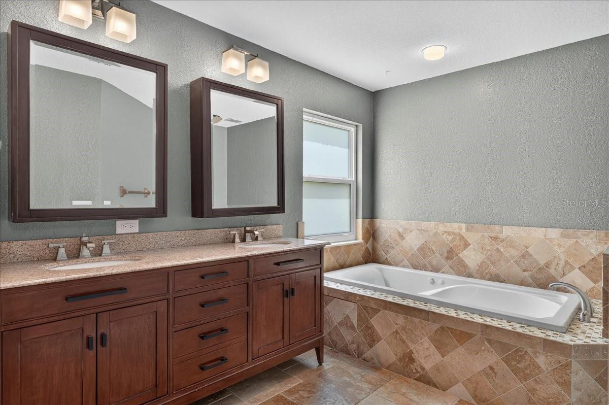 QUAIL RIDGE - Residential