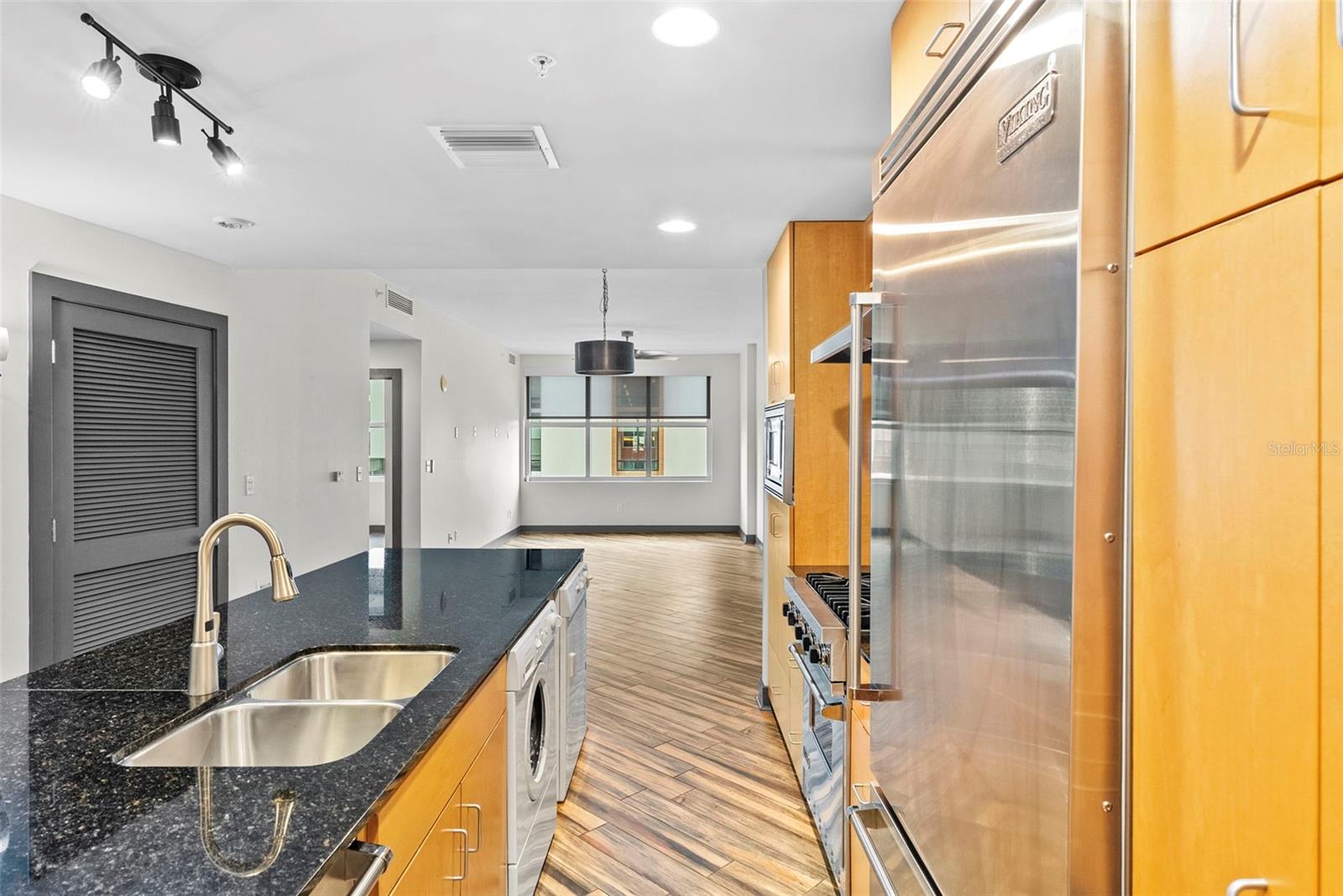 GRAND CENTRAL AT KENNEDY RESID - Residential
