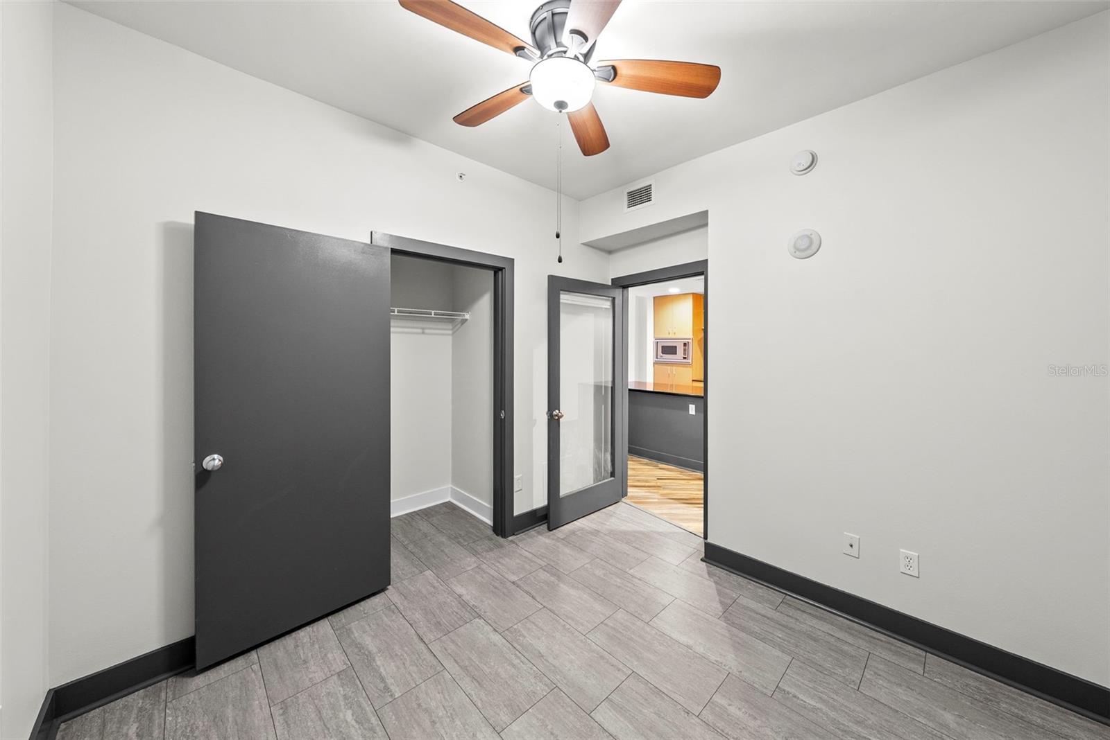 GRAND CENTRAL AT KENNEDY RESID - Residential
