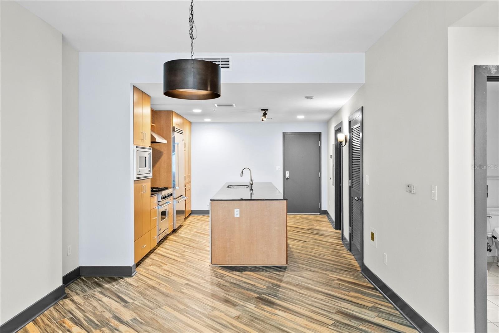 GRAND CENTRAL AT KENNEDY RESID - Residential
