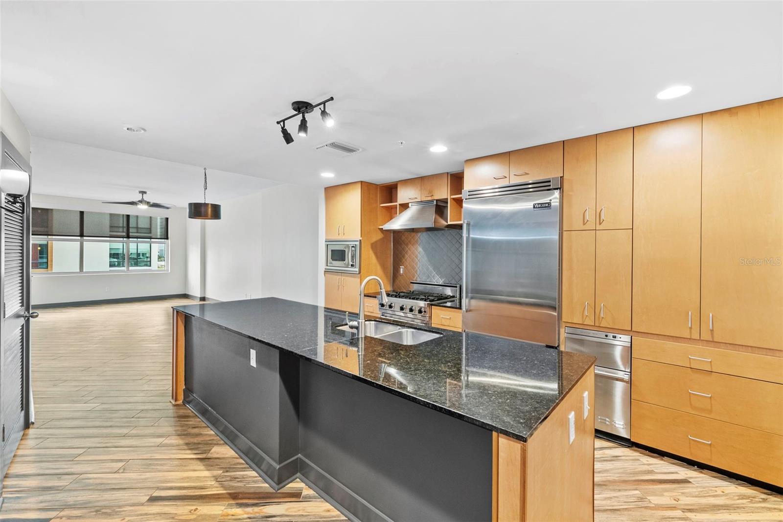 GRAND CENTRAL AT KENNEDY RESID - Residential