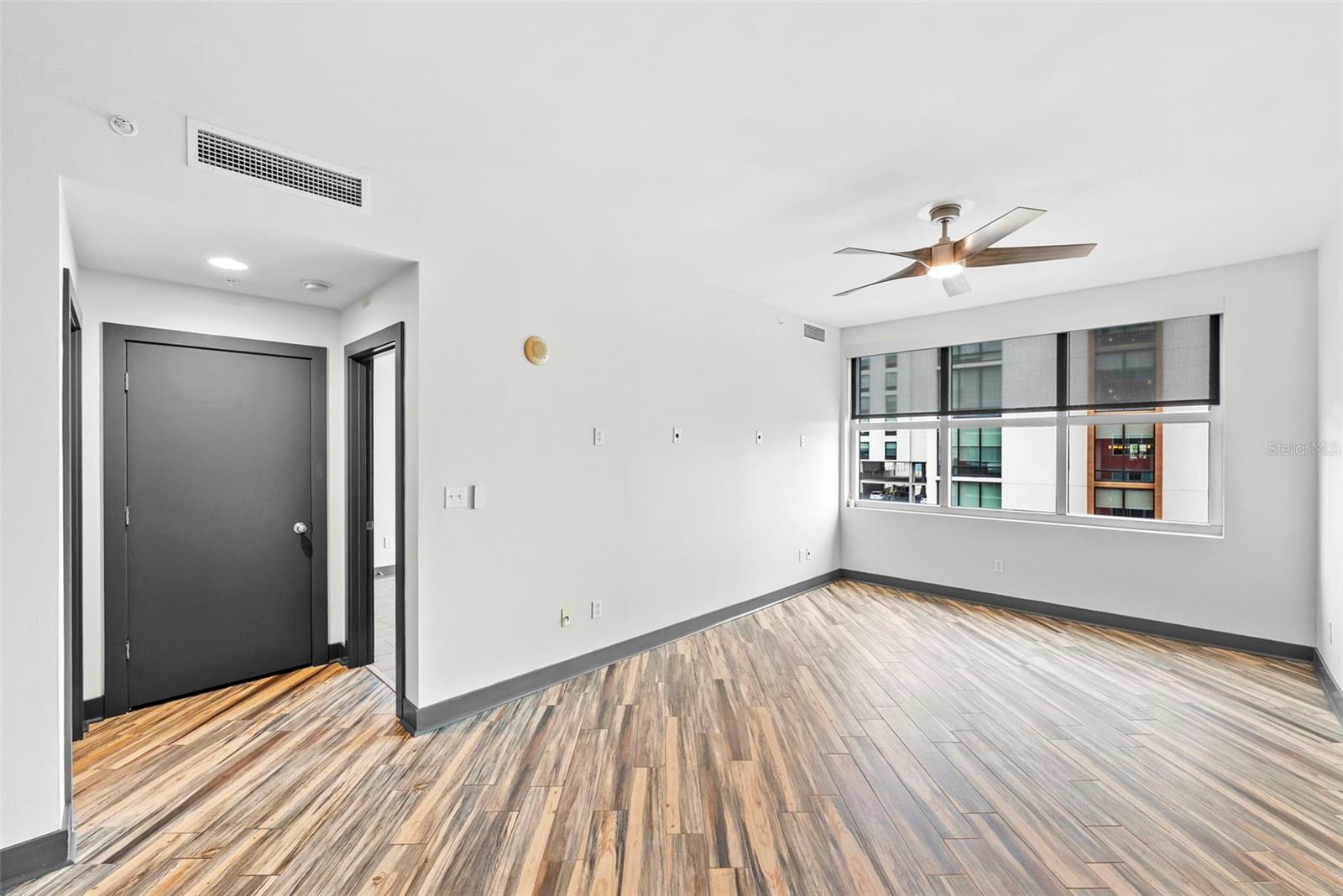 GRAND CENTRAL AT KENNEDY RESID - Residential