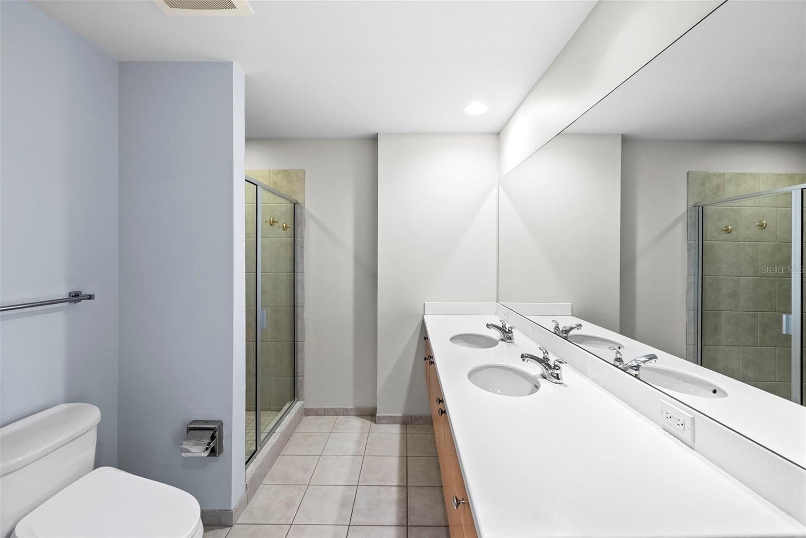 GRAND CENTRAL AT KENNEDY RESID - Residential