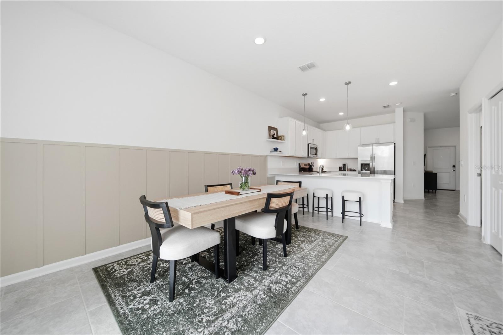 CHATEAU/ASTONIA - Residential