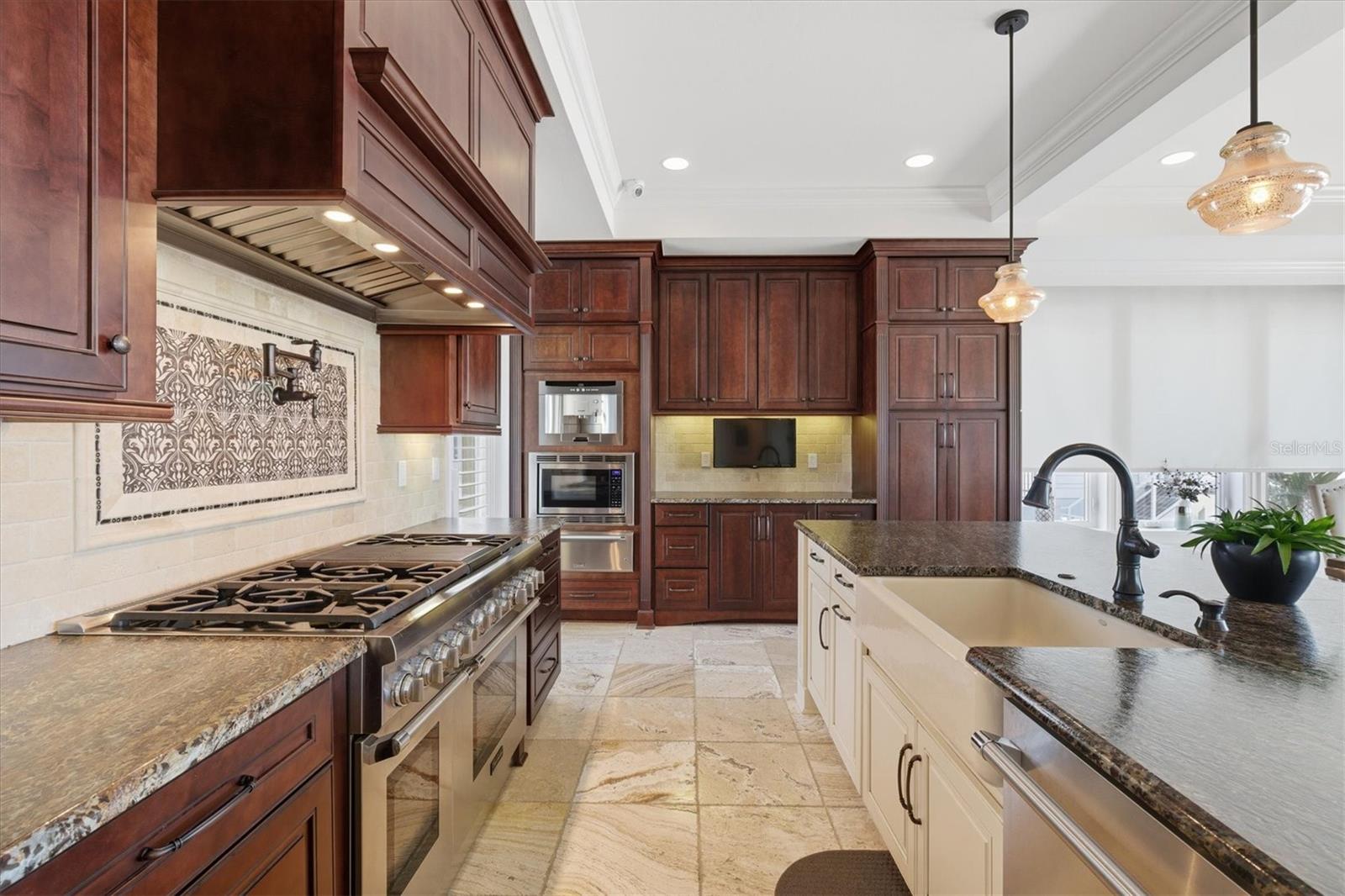 BAYWOOD SHORES - Residential