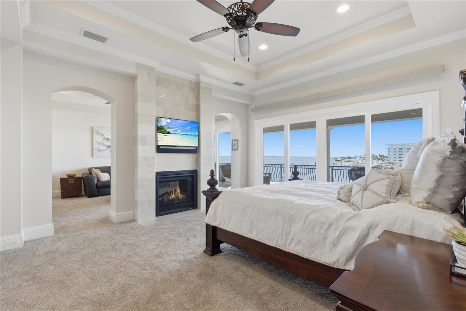 BAYWOOD SHORES - Residential