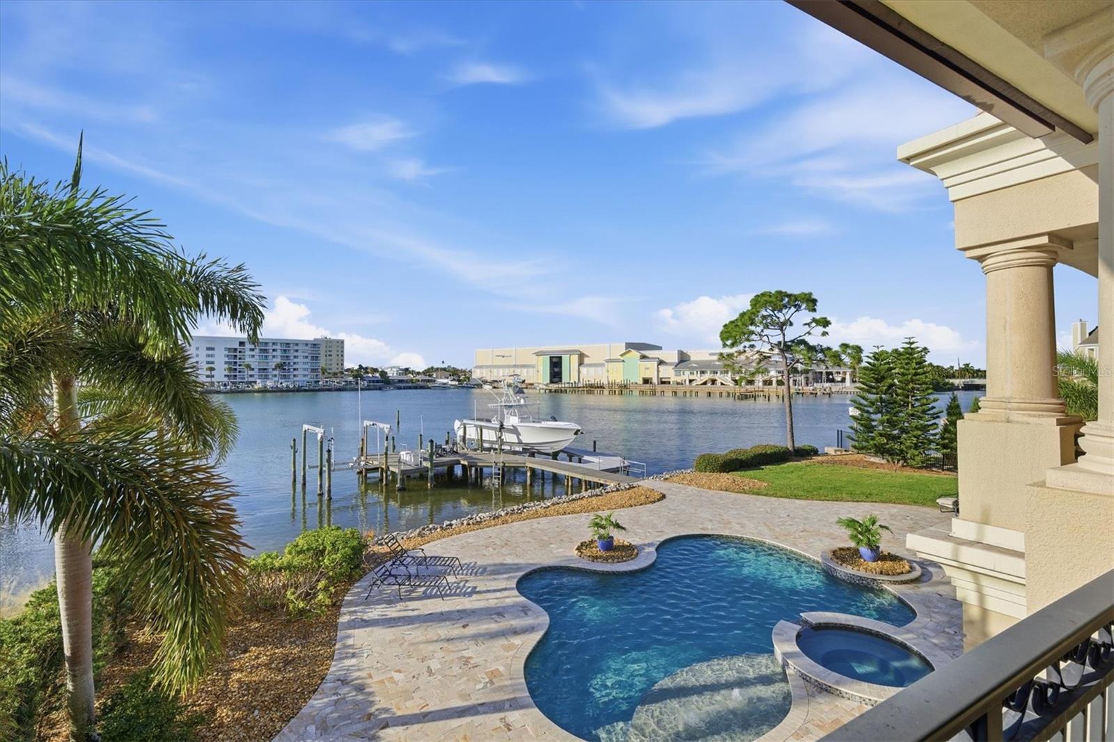 BAYWOOD SHORES - Residential