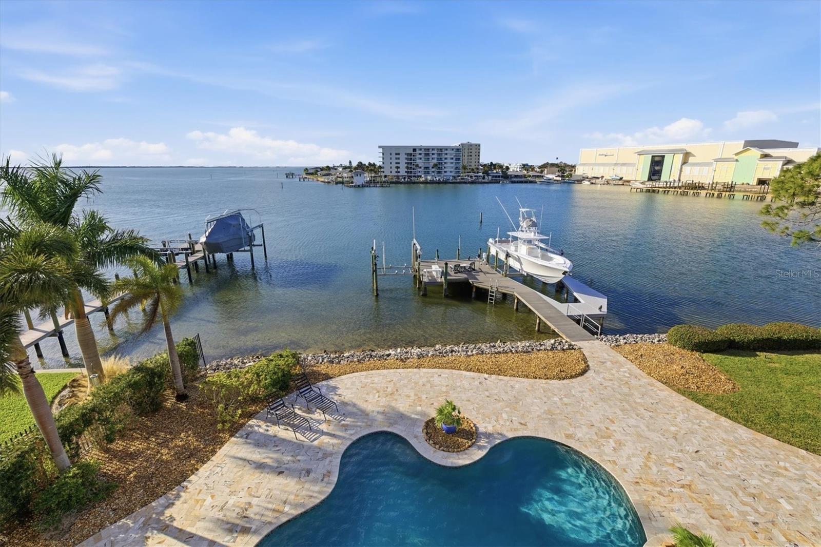 BAYWOOD SHORES - Residential