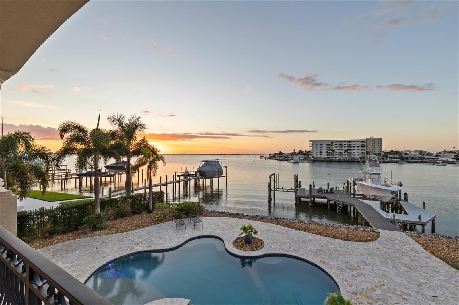 BAYWOOD SHORES - Residential