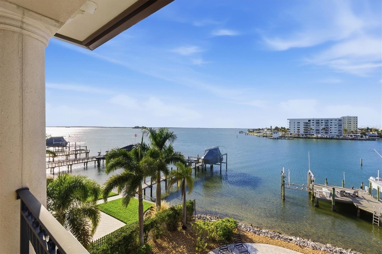 BAYWOOD SHORES - Residential