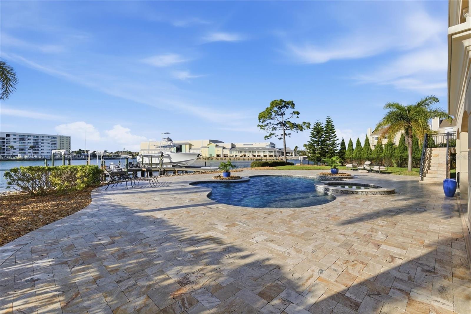 BAYWOOD SHORES - Residential