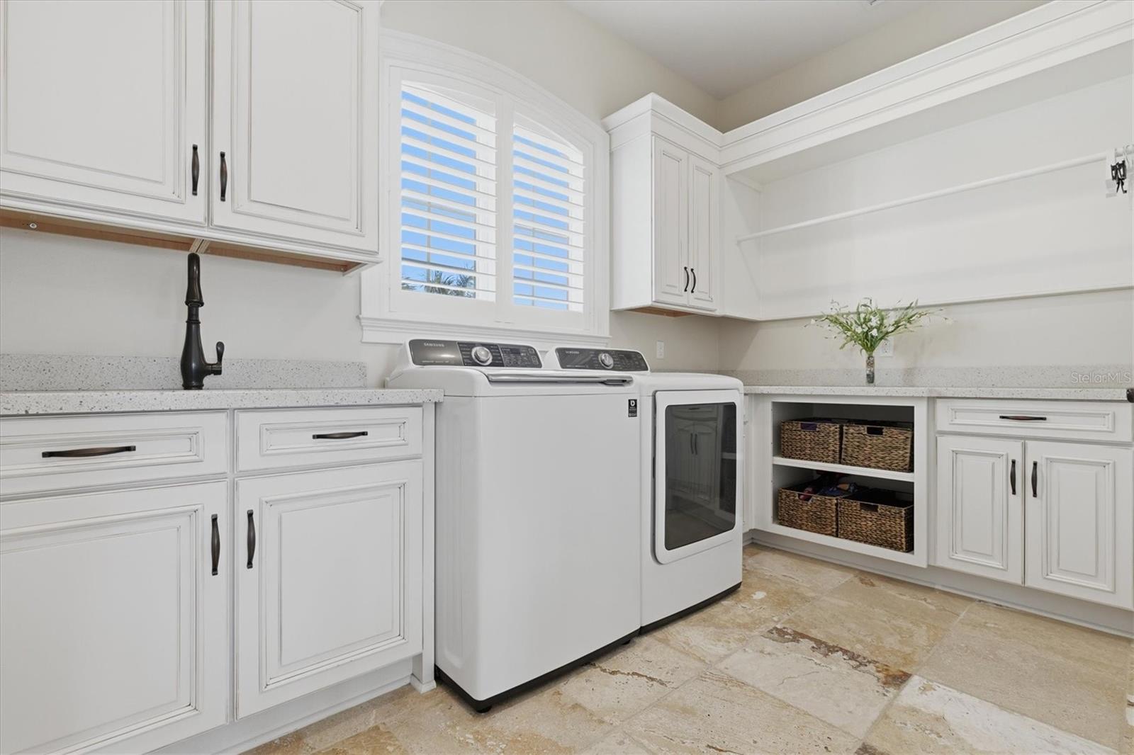 BAYWOOD SHORES - Residential