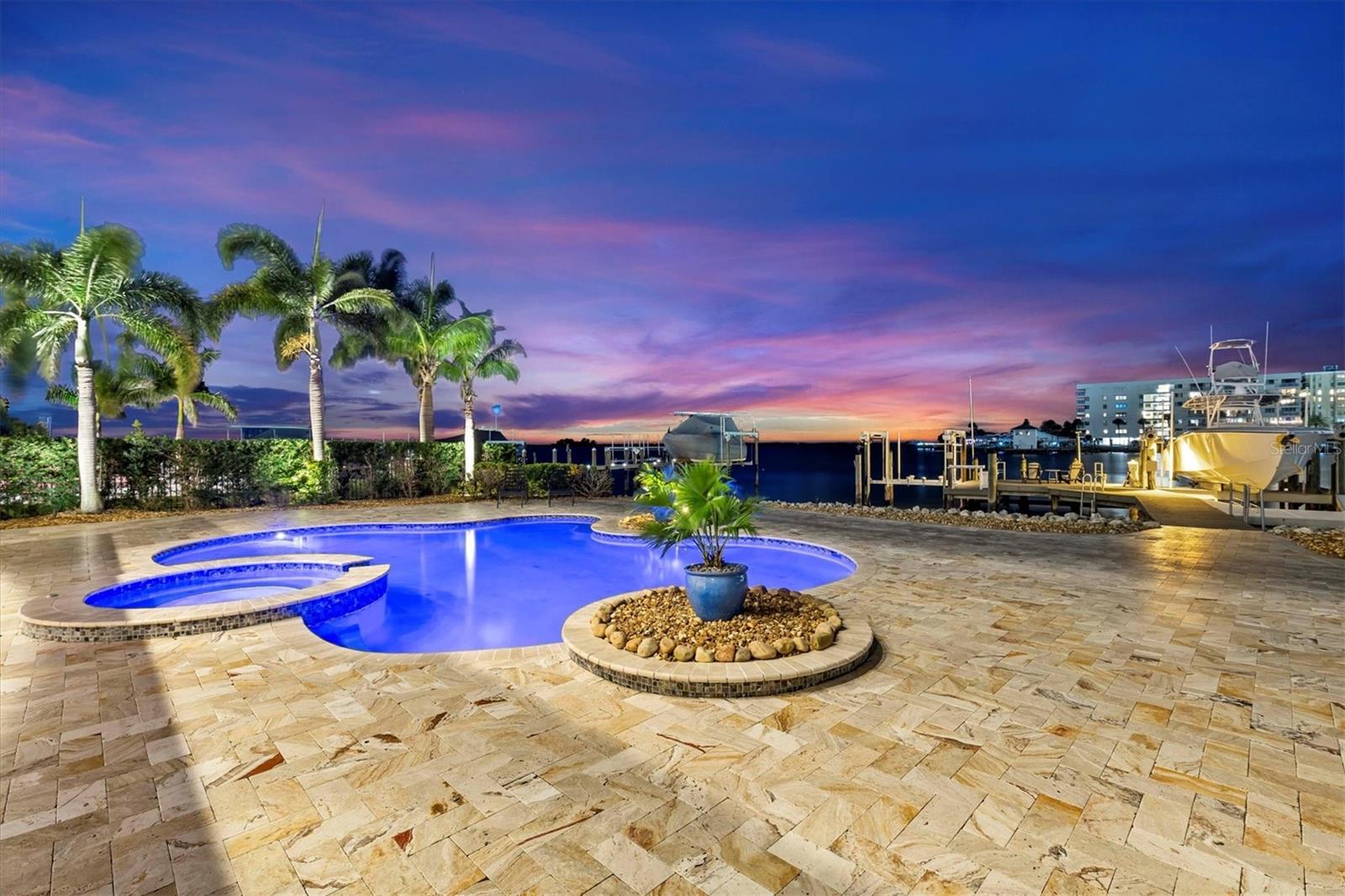 BAYWOOD SHORES - Residential