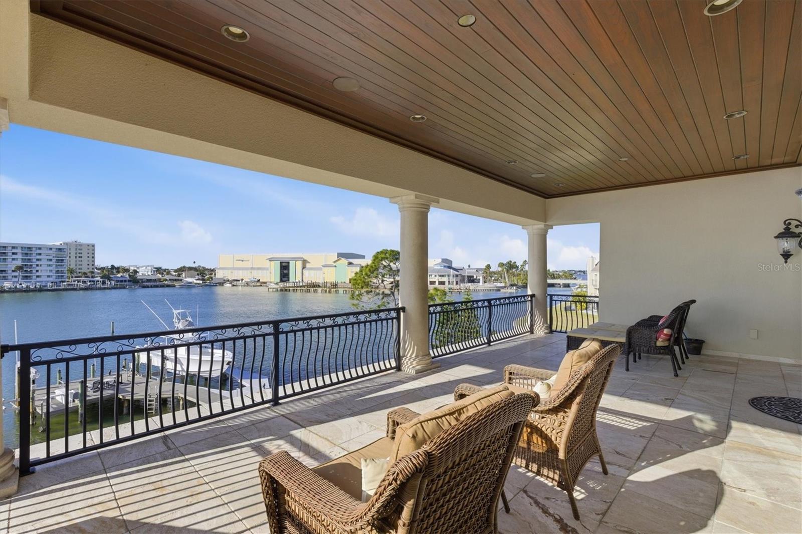 BAYWOOD SHORES - Residential