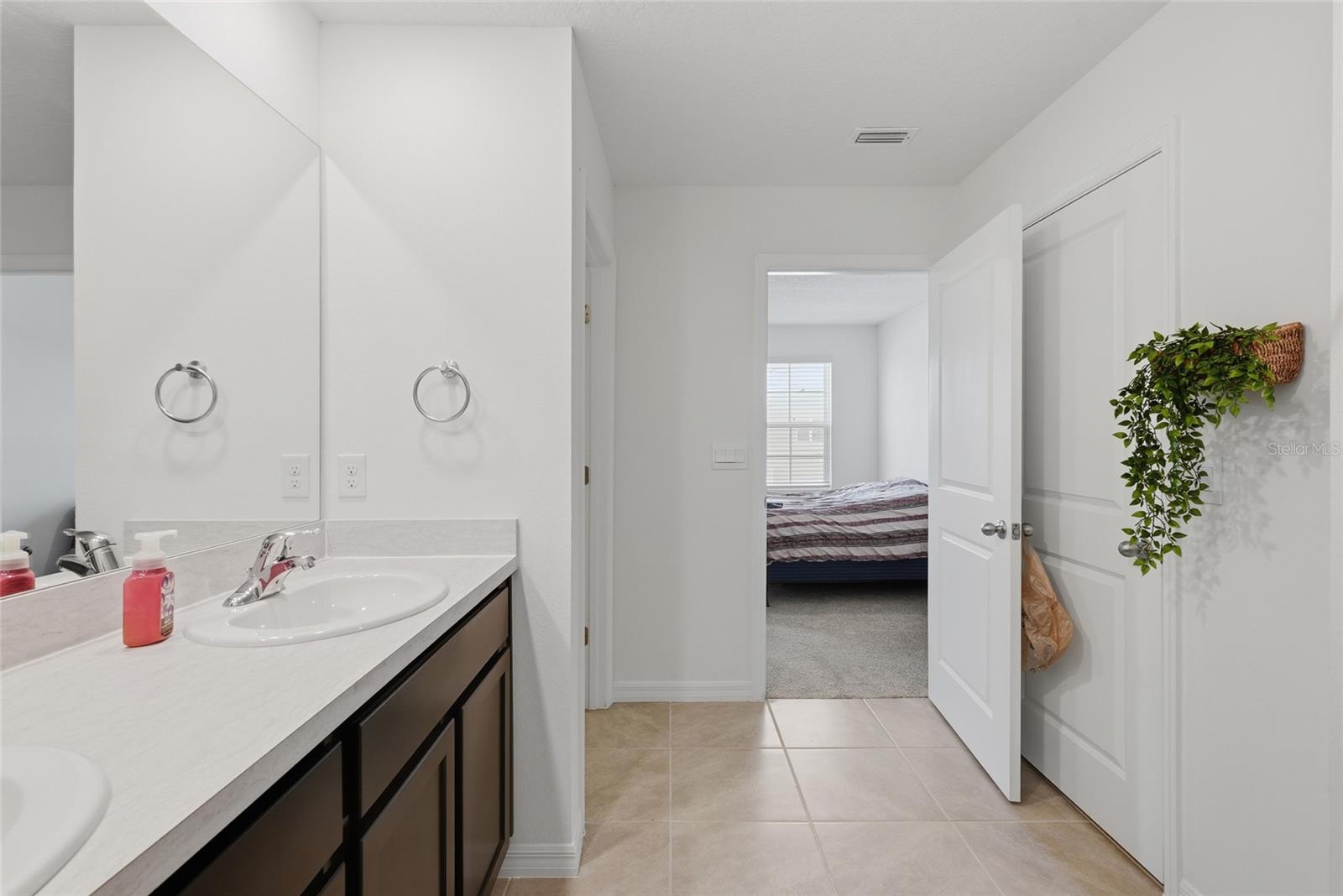 AVALON WOODS - Residential