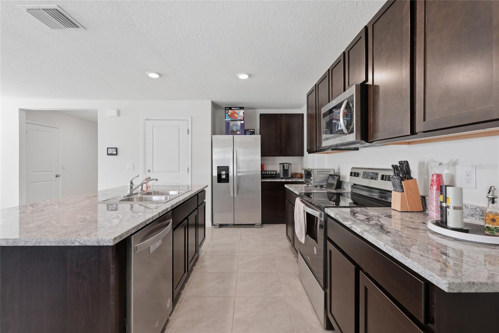 AVALON WOODS - Residential